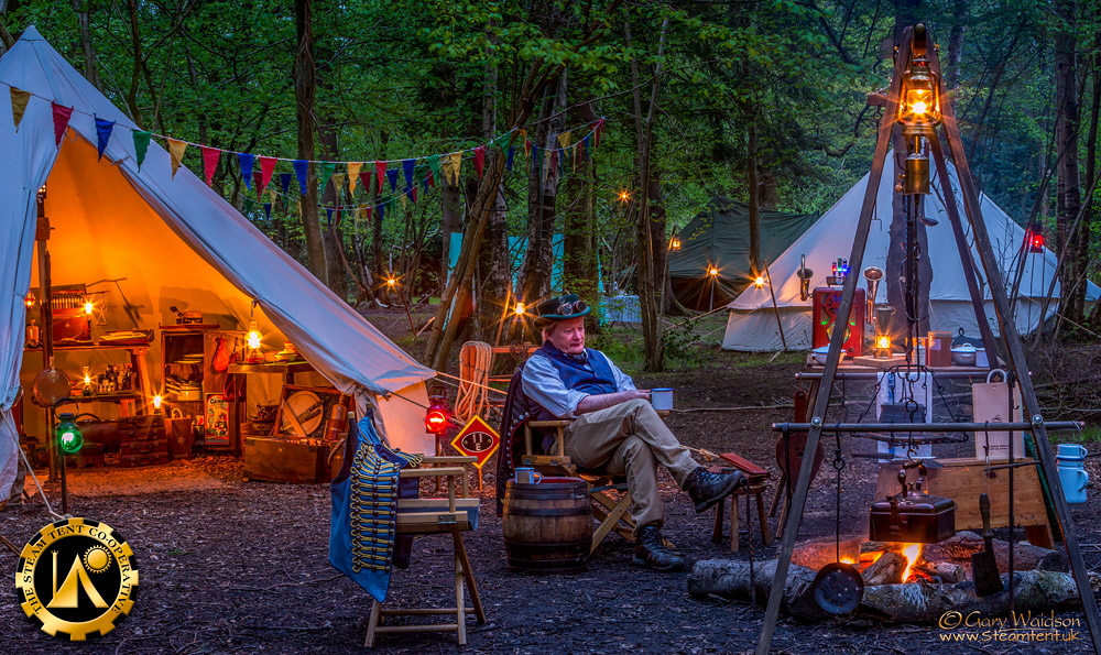 Lighting does much to add to the atmosphere of a camp in the evening.  The Steam Tent Co-operative. © Gary Waidson - www.Steamtent.uk
